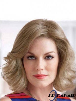 Wellenförmige blonde Frisuren Kinnlänge klassische Perücken